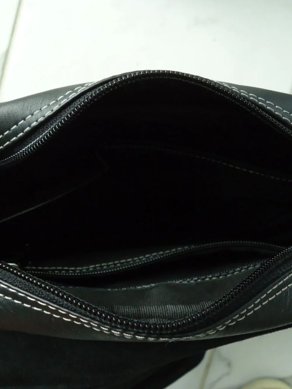 Pielnoble vintage leather crossbody/ shoulder bag.
